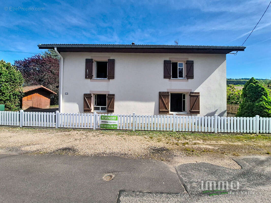 Maison à GRANGES-SUR-VOLOGNE