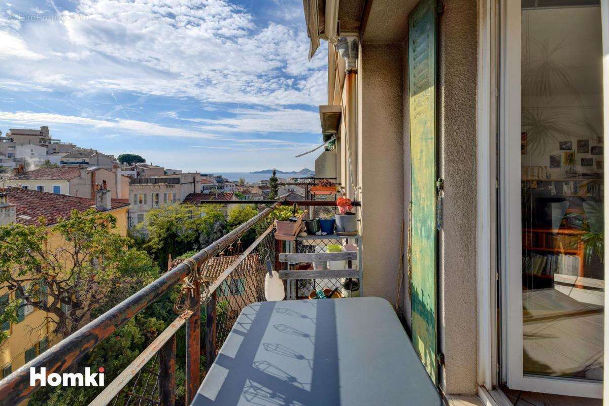 Appartement à MARSEILLE-7E