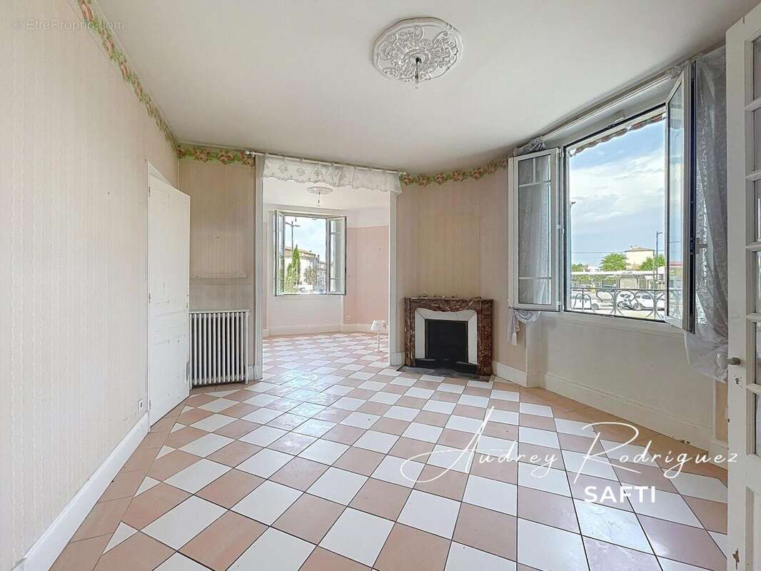 Photo 3