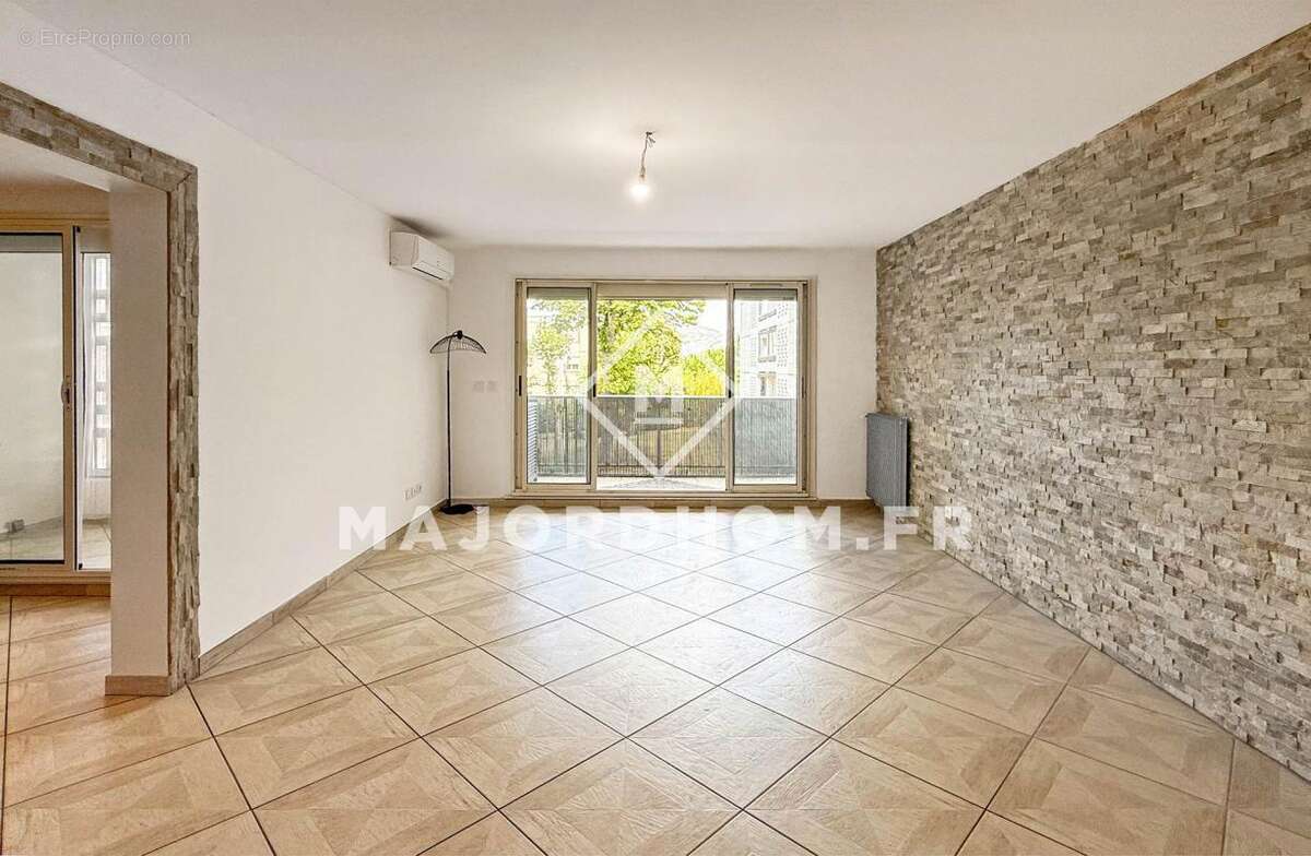 Appartement à MARSEILLE-8E