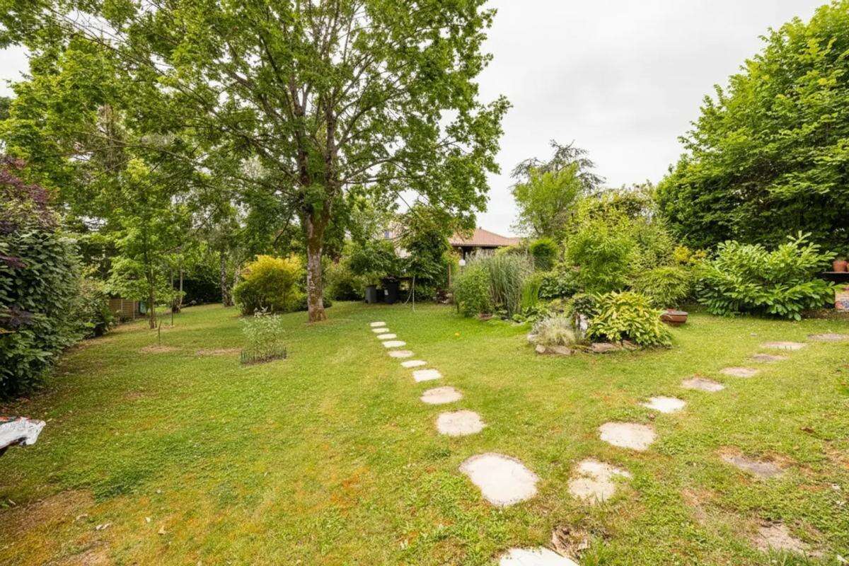 Maison de 5 pièces de 130 m² à Breux-Jouy - photo 24