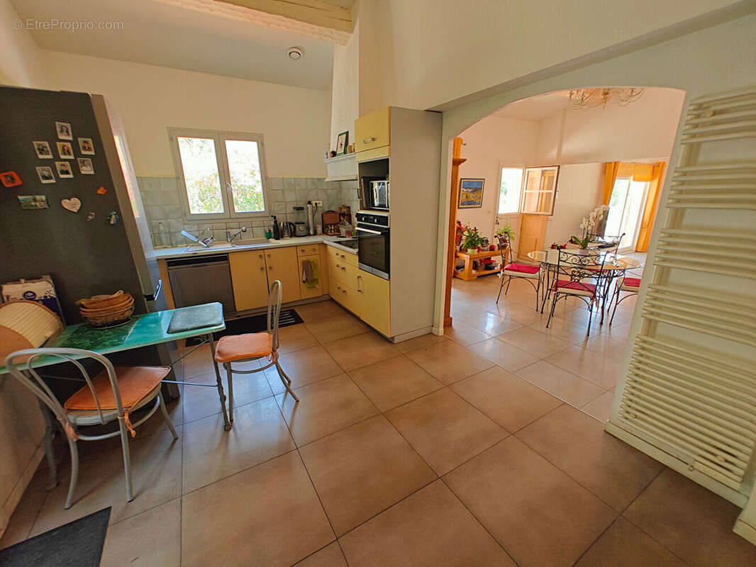 Toulon ouest limite le revest villa de 141 m² sur 3 500 m² de terrain paysagé avec piscine vue dégagée sur le mont faron calme a - photo 6