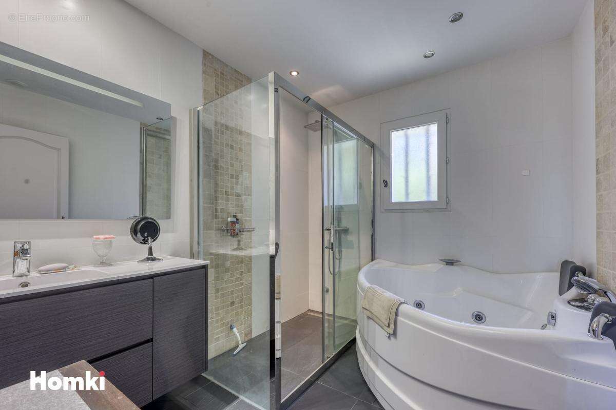 Maison à LA CADIERE-D'AZUR