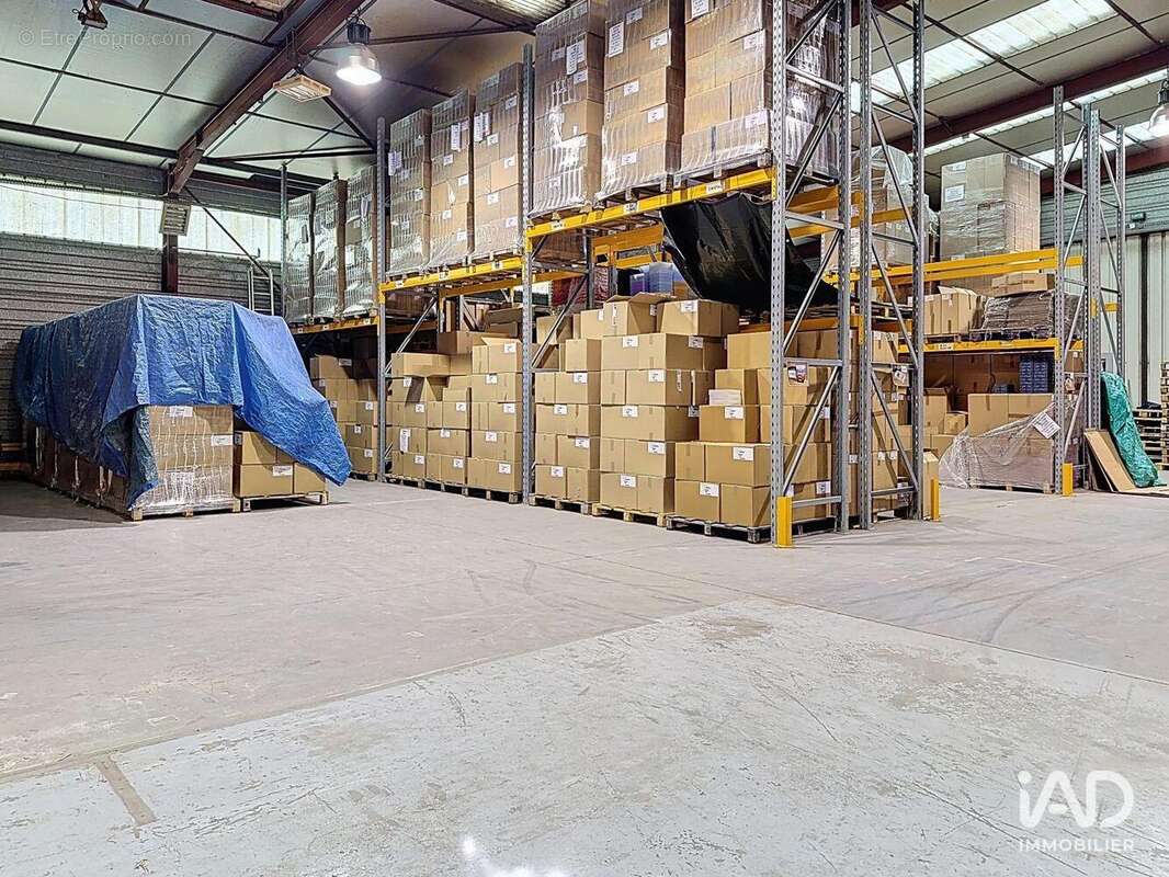 Photo 2 - Commerce à SAINT-CANNAT