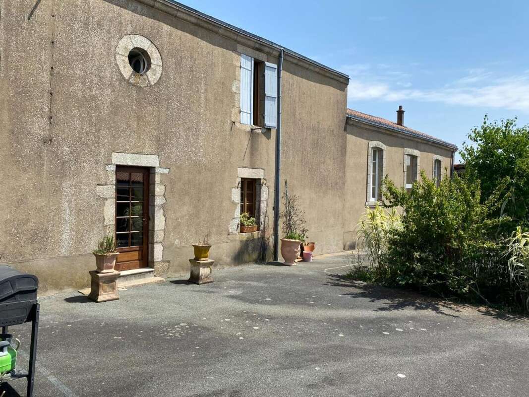 Maison 192 m² à Tillieres  - photo 7