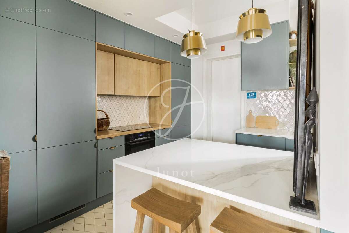 Appartement à PARIS-15E