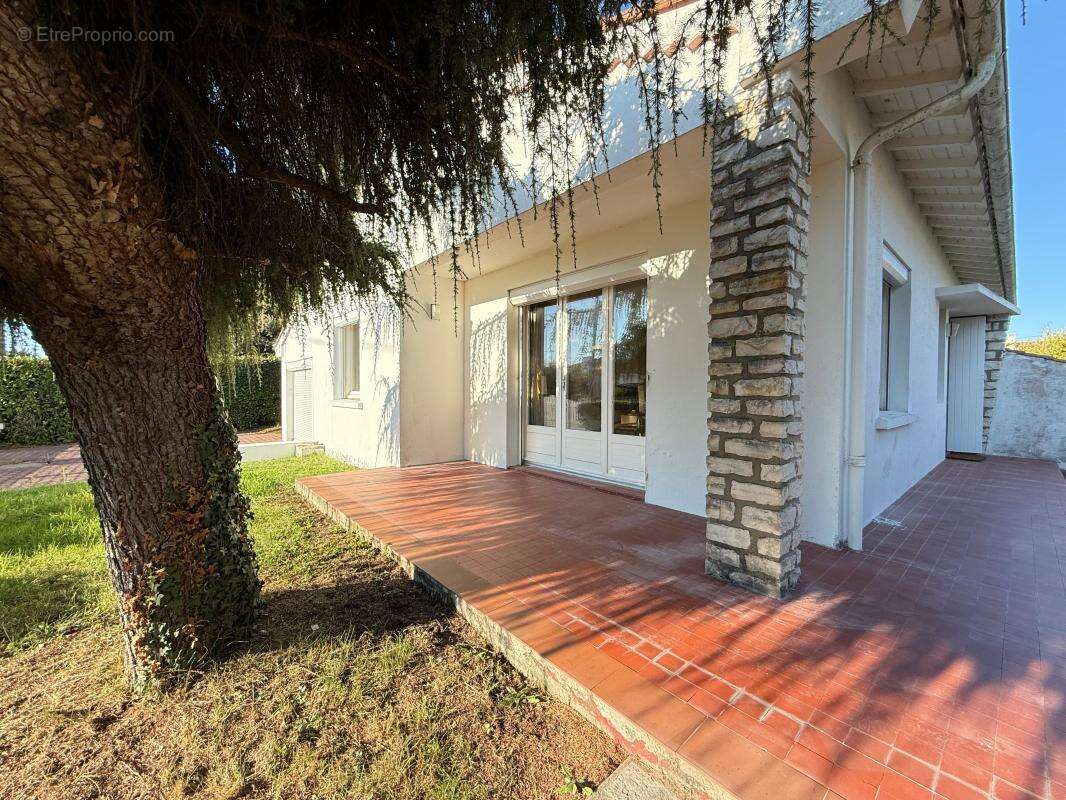 Maison à VAUX-SUR-MER