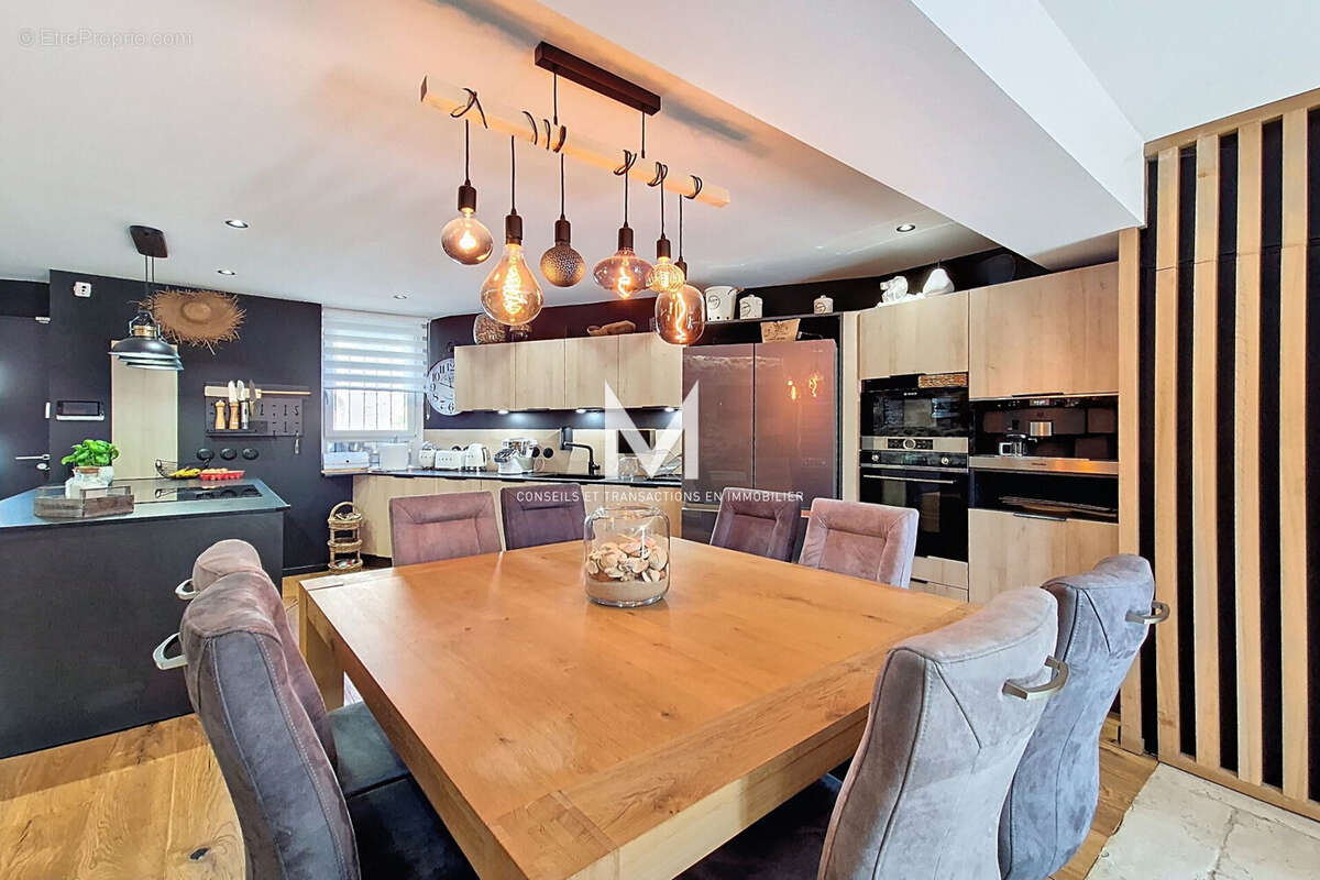 Maison à PLAN-DE-LA-TOUR