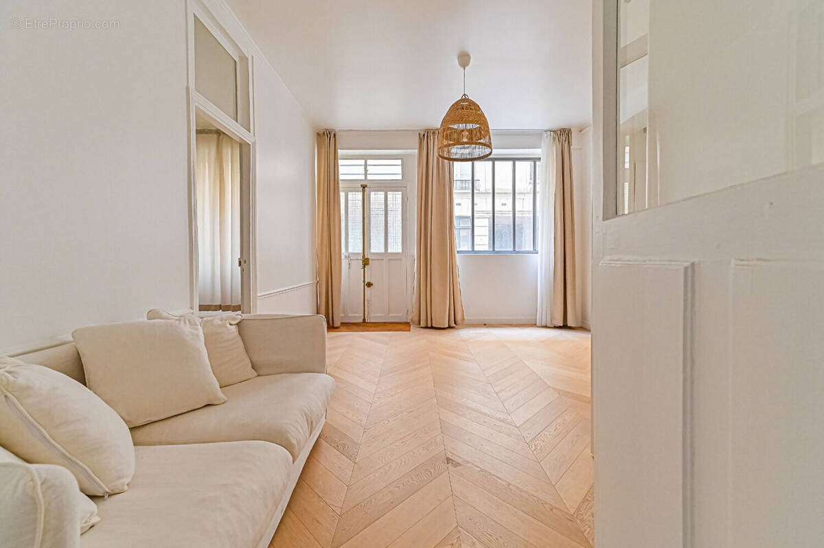 Appartement à PARIS-9E