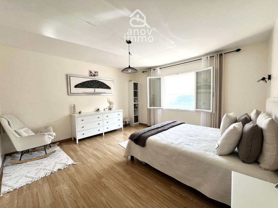Buxerolles (86180) - maison 182 m2 - 6 chambres - terrain 86 - photo 12