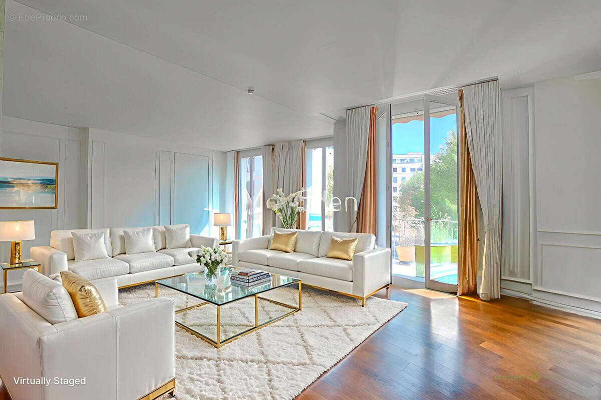 Appartement à PARIS-16E