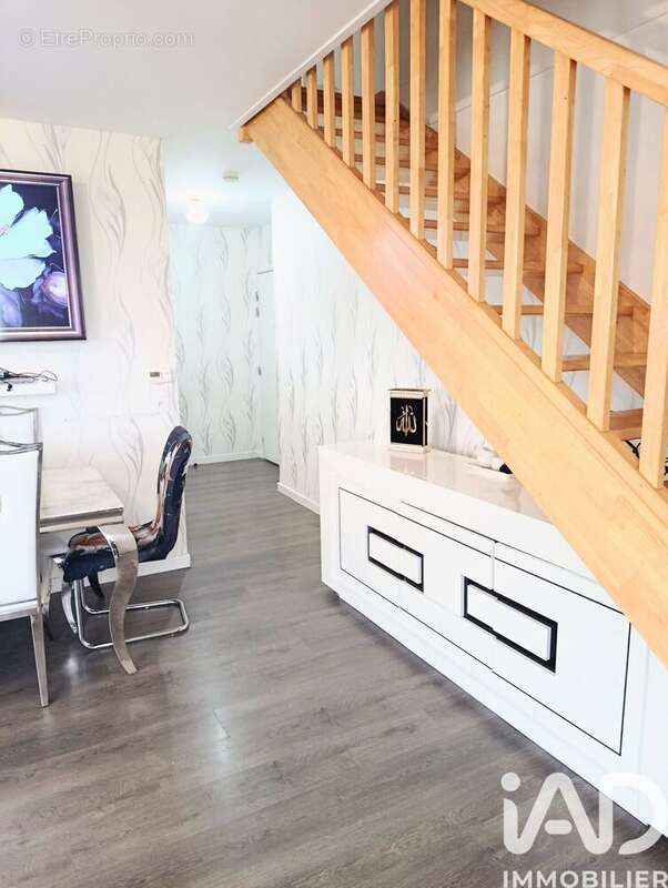 Photo 2 - Appartement à VILLENEUVE-LE-ROI