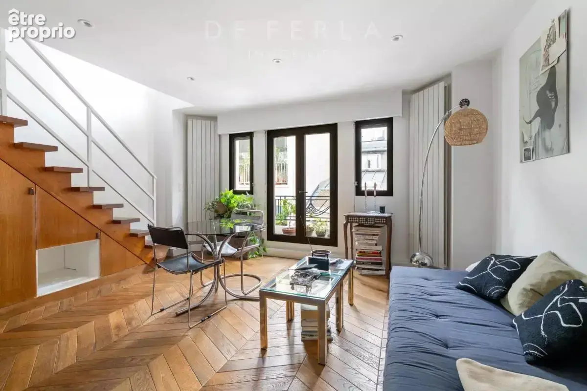 Wagram : 2 pièces refait à neuf par architecte en Duplex avec extérieur - photo 2