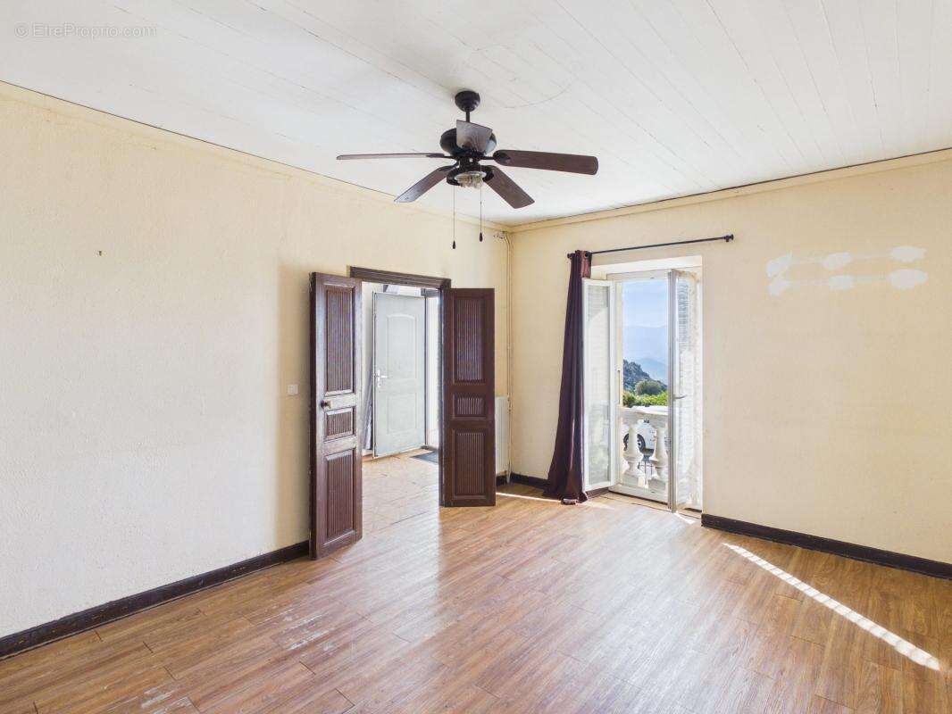 Vente maison en pierre avec vue mer - alata - photo 5