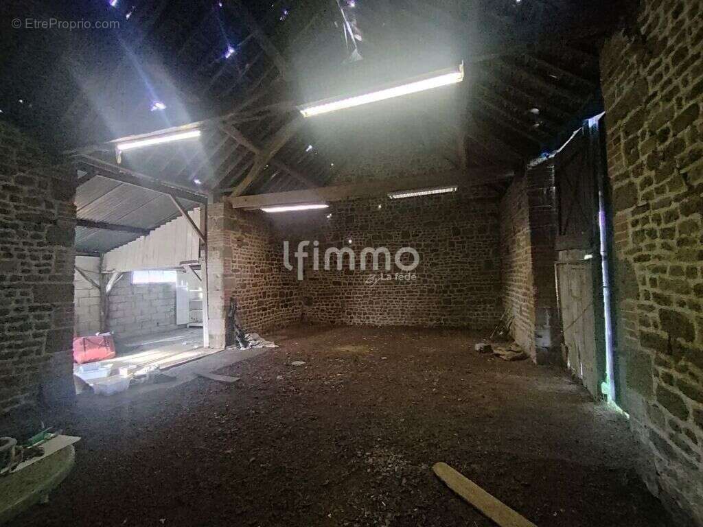 Maison + longère en pierre à rénover – Terrain de 9 000 m² avec - photo 7