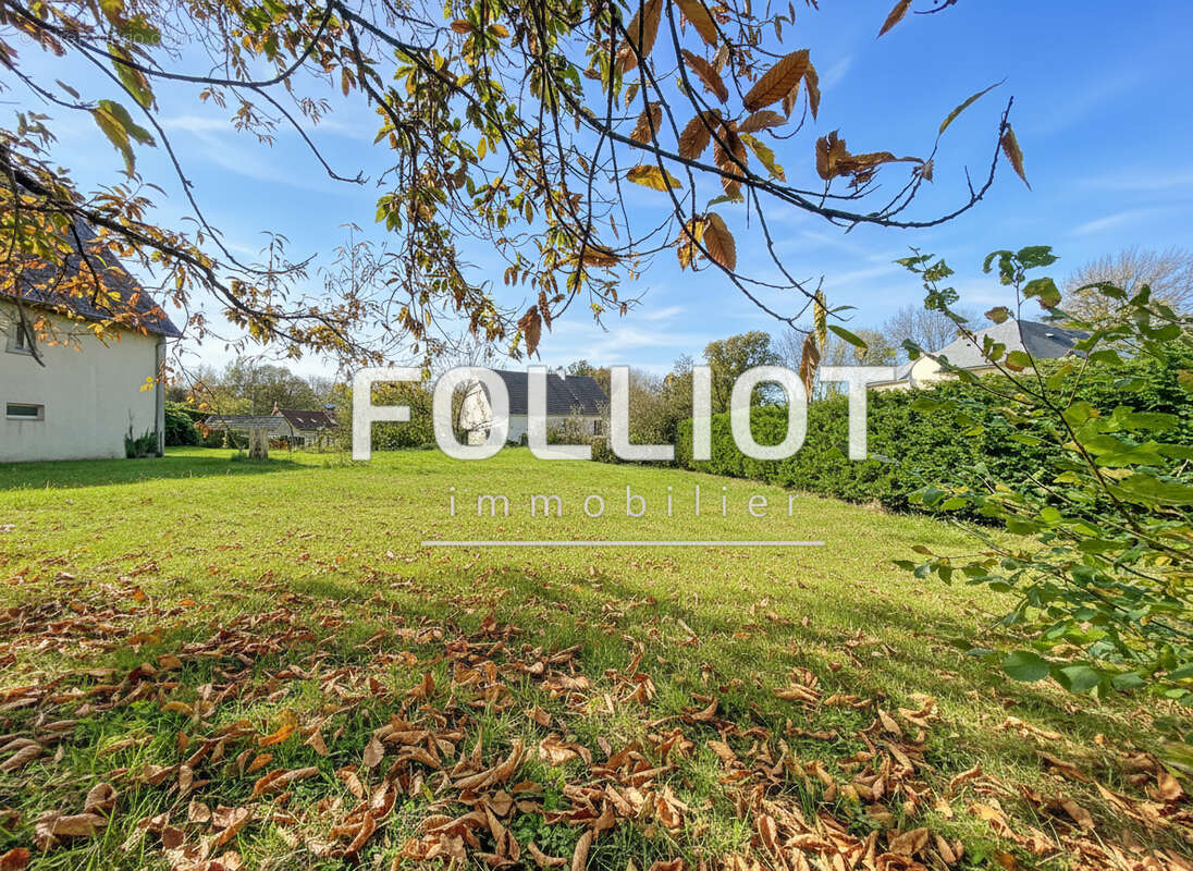 Terrain à SAINT-PLANCHERS