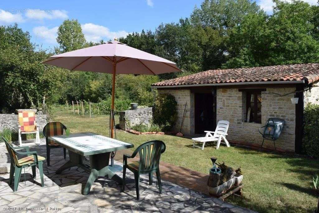 Maison à NANTEUIL-EN-VALLEE