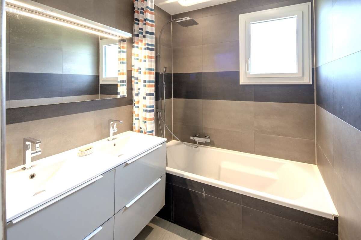 Maison Dardilly de 90m2 de plain pied, 688m2 de terrain - photo 14