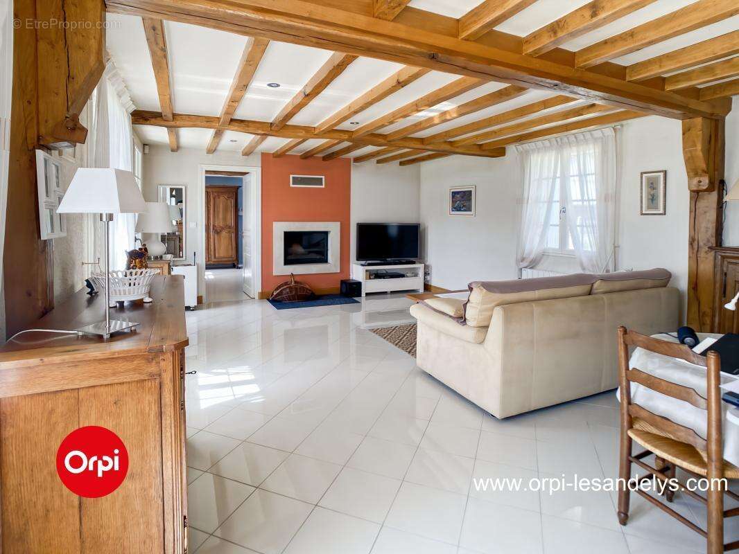 Maison ancienne À Vendre avec dépendance pour artisan - photo 2