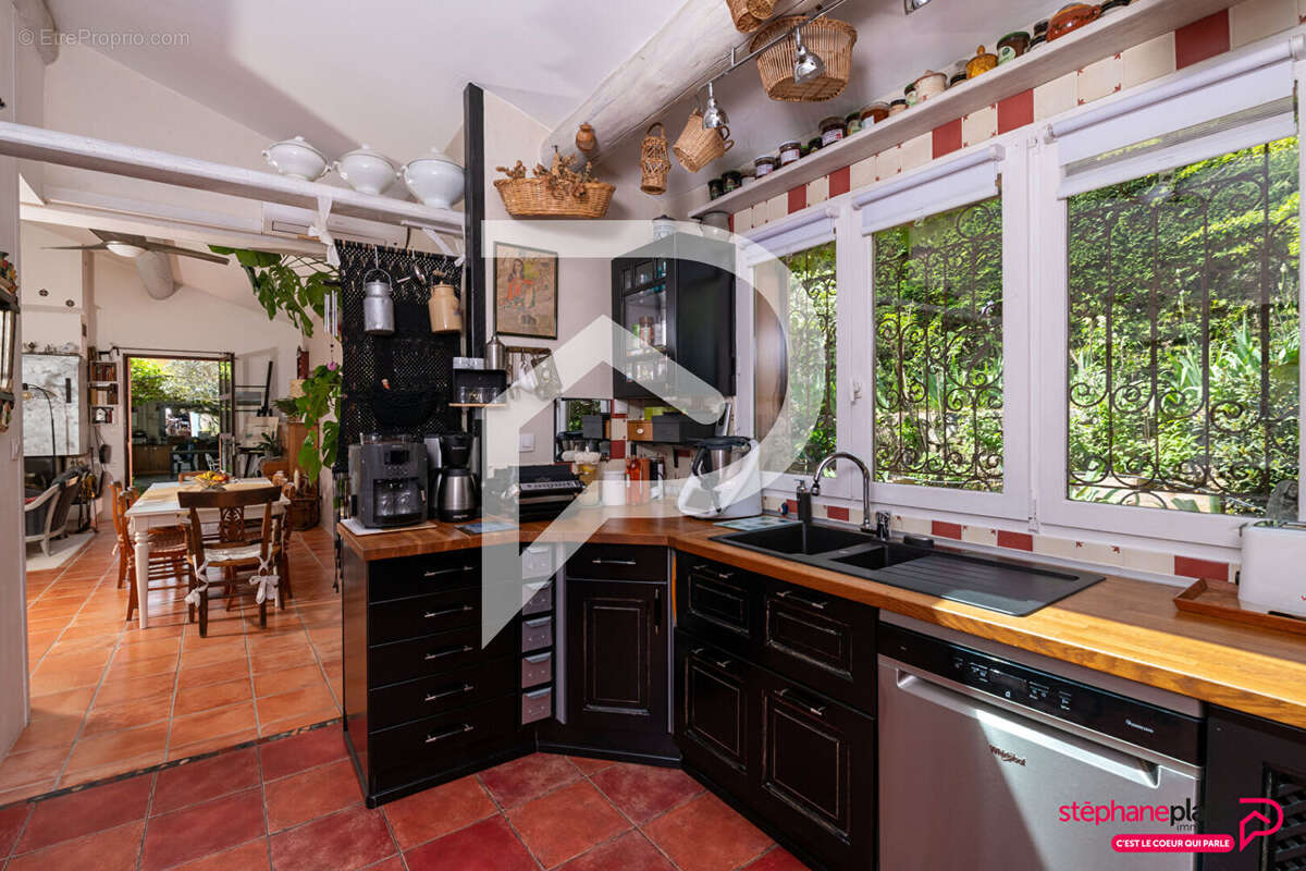 Maison à CUGES-LES-PINS