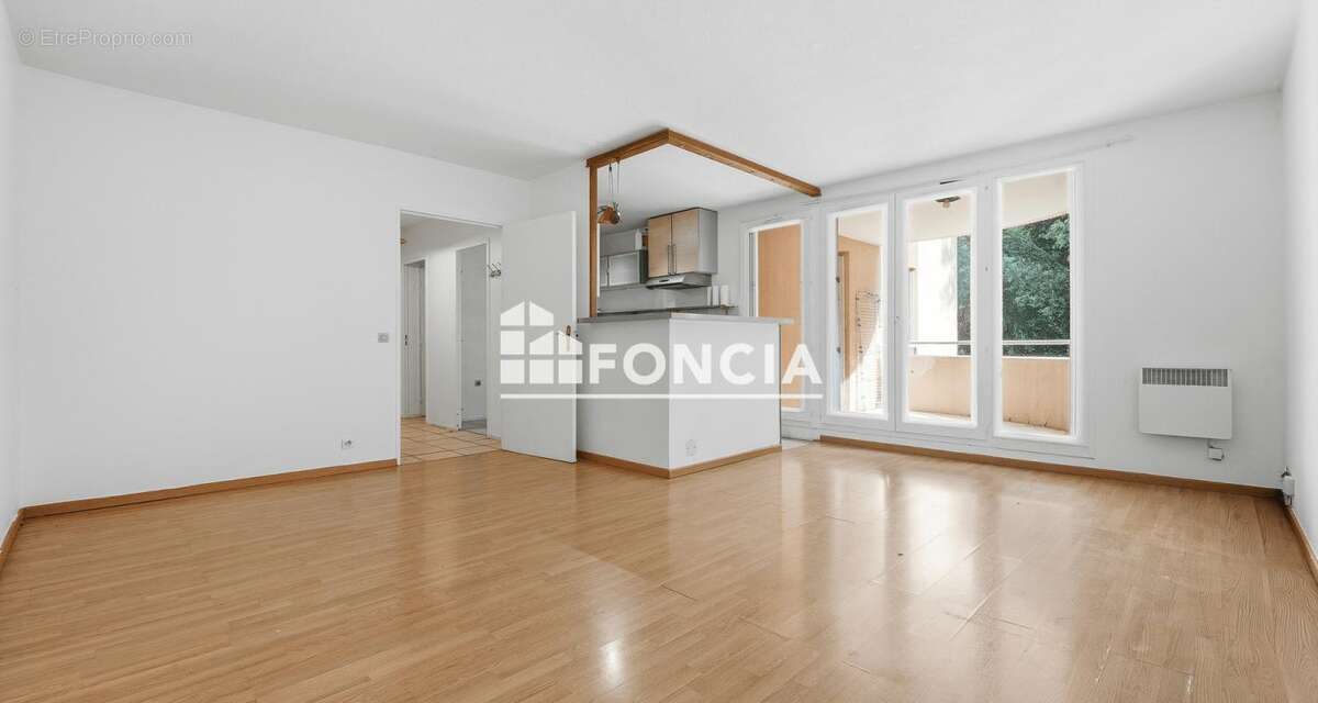 Appartement à SAINT-LAURENT-DU-VAR