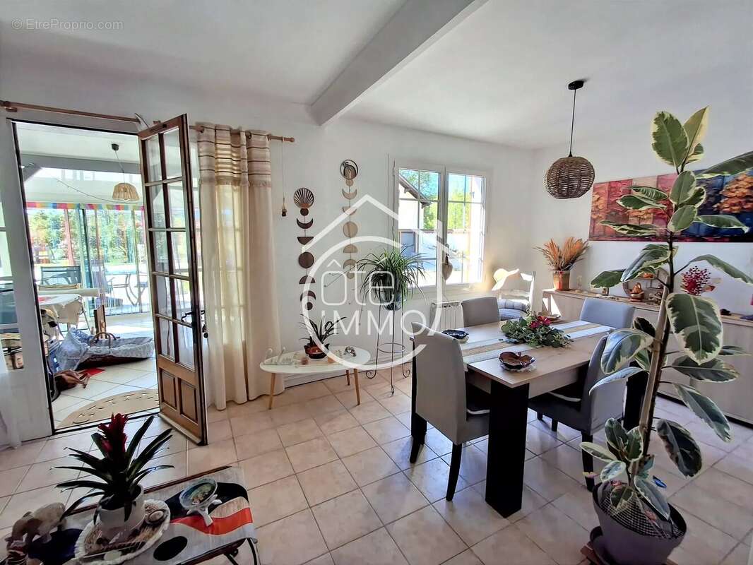 Maison à MOULEYDIER