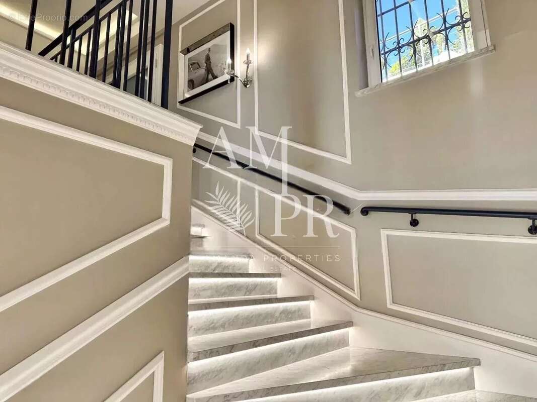 Maison à MANDELIEU-LA-NAPOULE