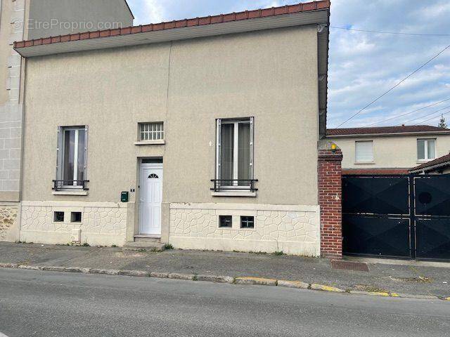 Appartement à LIVRY-GARGAN