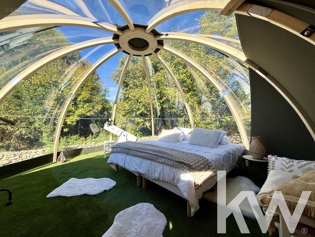 Maison à VERNET-LA-VARENNE