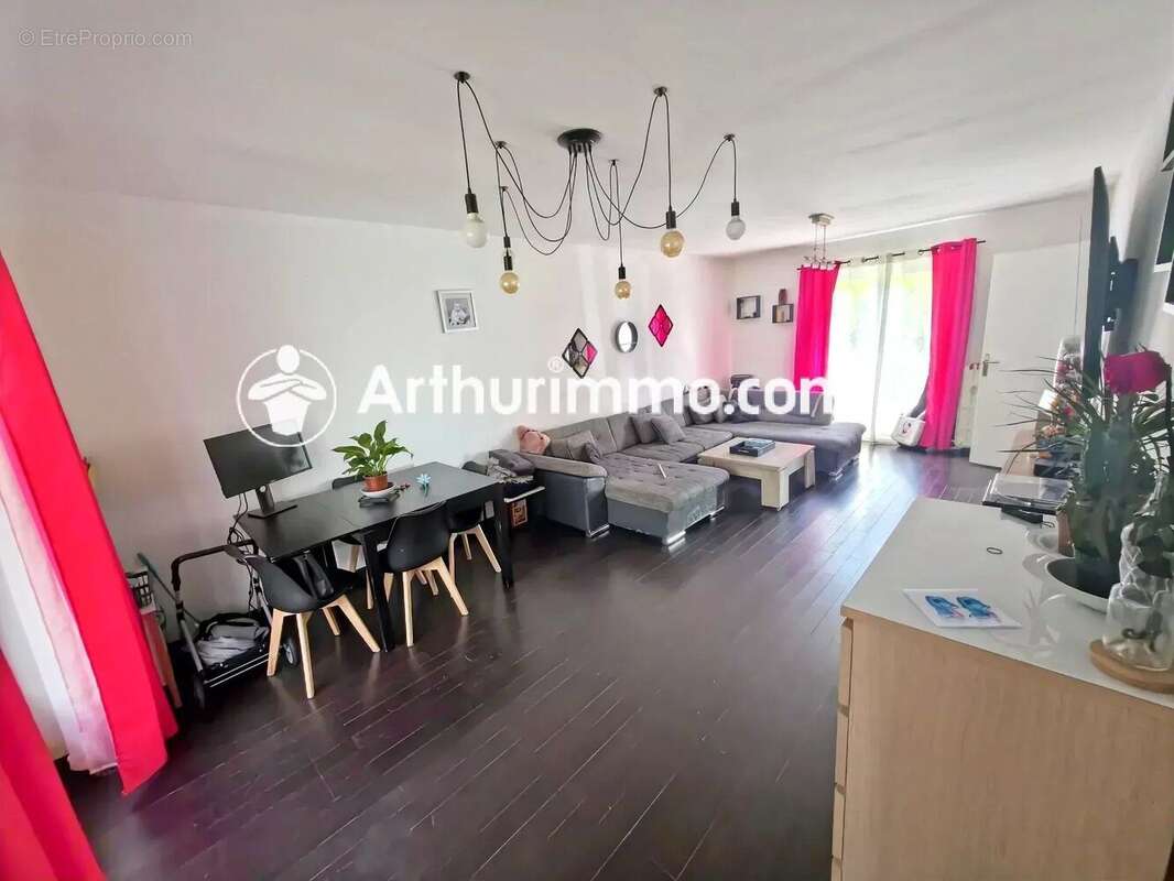 Maison à SAVIGNY-LE-TEMPLE