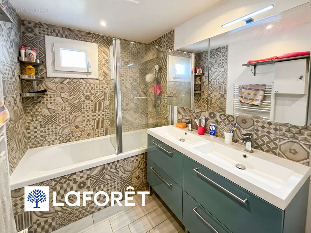 Maison à SAINTE-GENEVIEVE-DES-BOIS