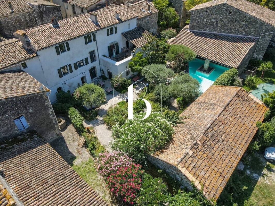 Maison à VEZENOBRES