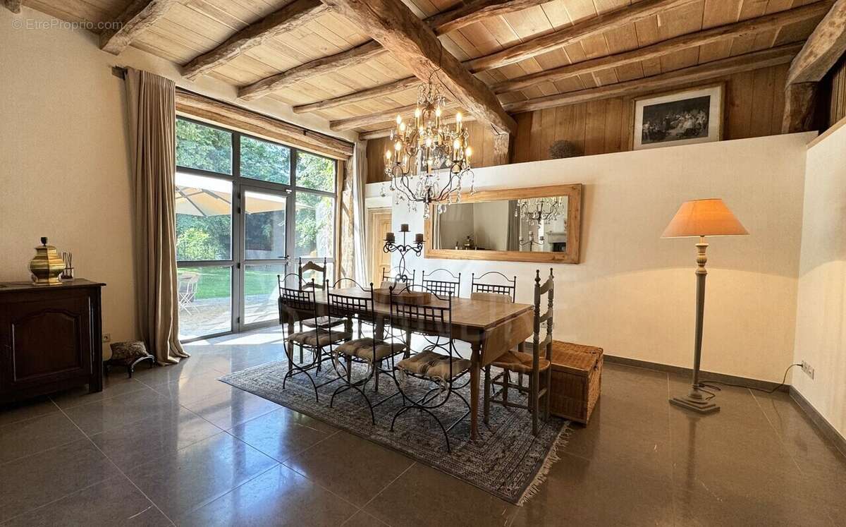 Maison à CHARNECLES