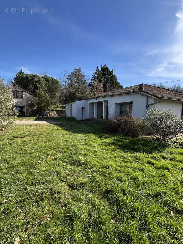 Maison à MONCLAR
