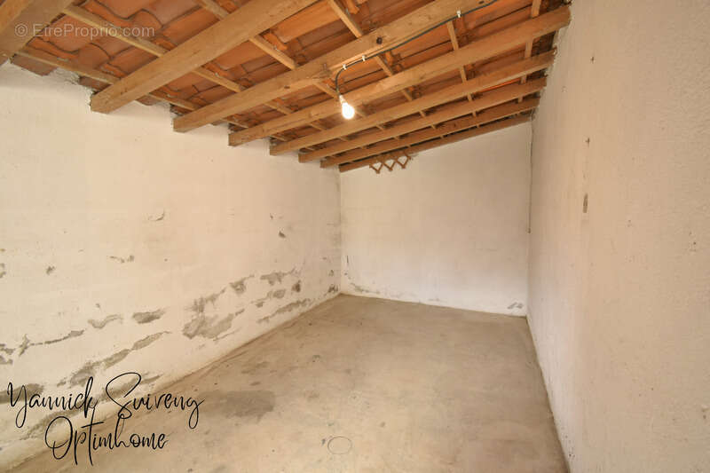 Maison à PEZILLA-LA-RIVIERE