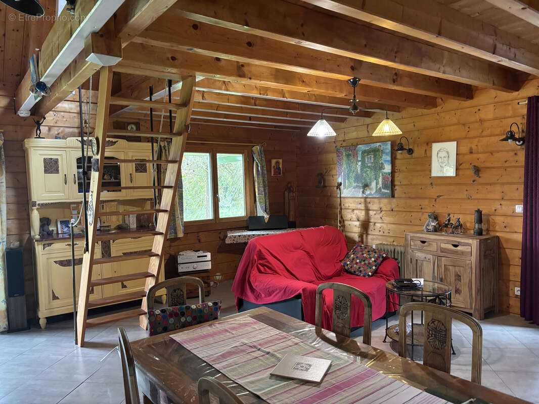 Maison à AUTRY-ISSARDS