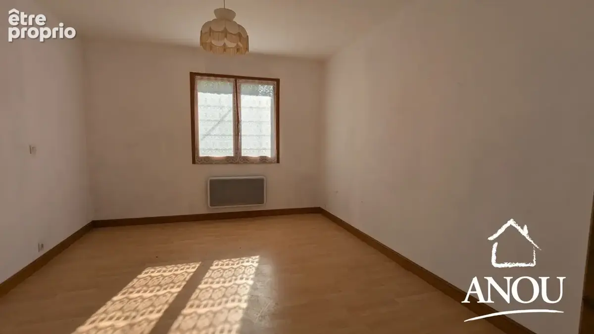 Vaste maison de plain-pied avec dépendances - photo 7