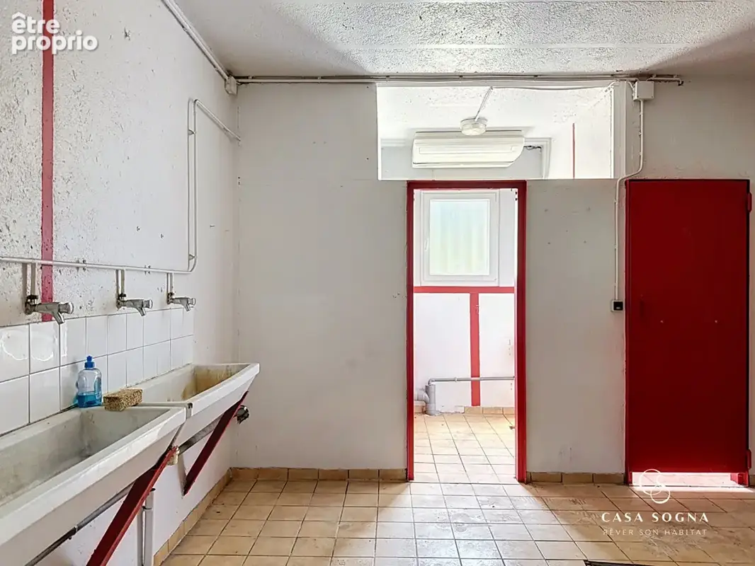 Local d'activité/industriel - 1000 m² - Saint-Étienne-des-Oullières - photo 12