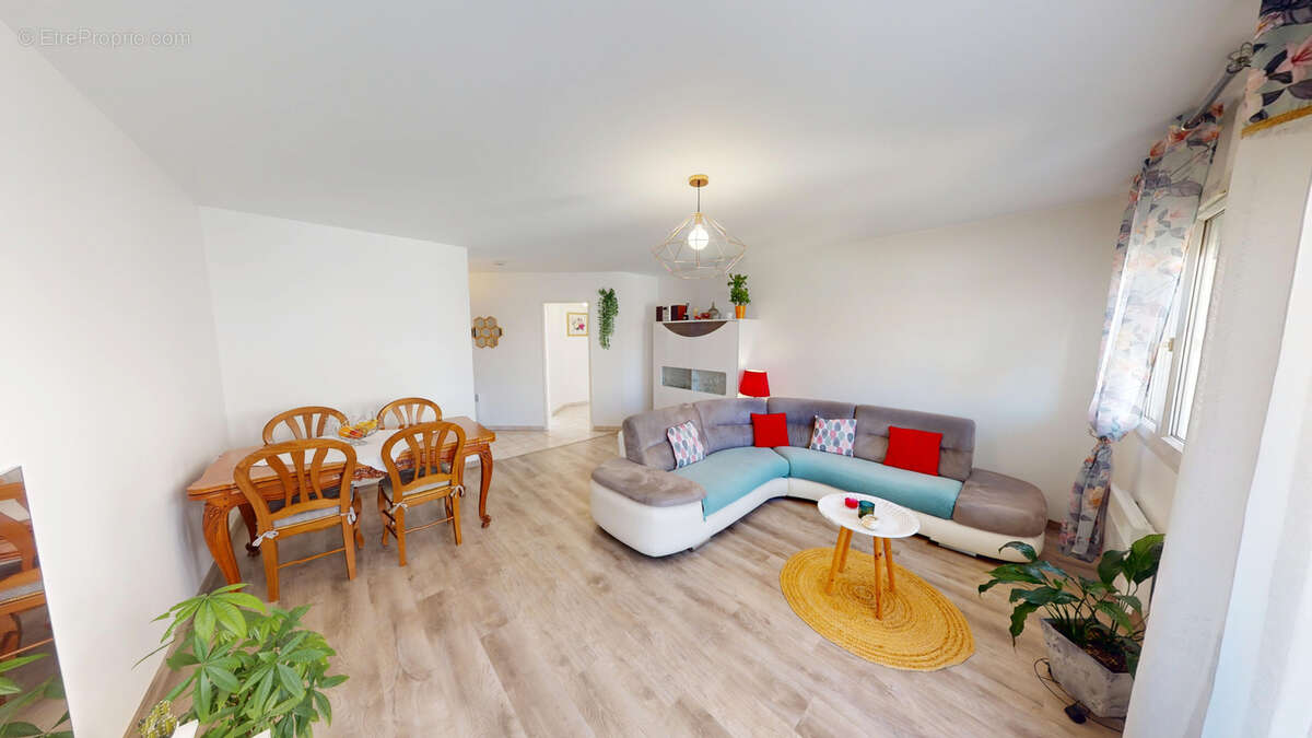 Appartement à PONTAULT-COMBAULT