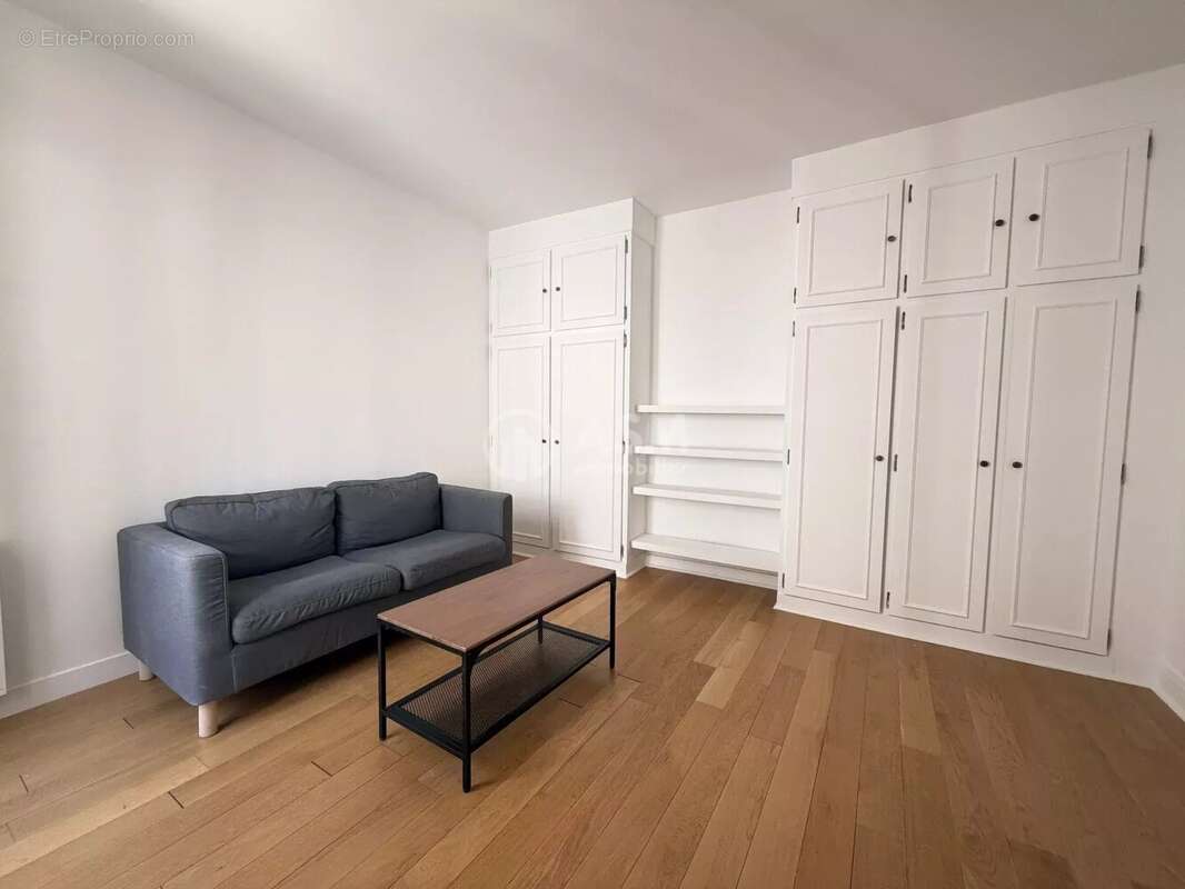 Appartement à NEUILLY-SUR-SEINE