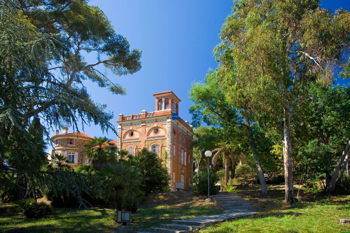 Appartement à LA LONDE-LES-MAURES