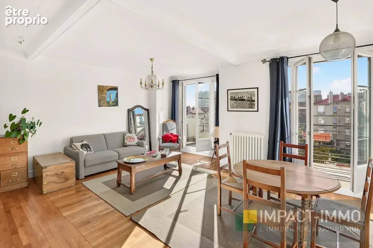 Appartement à COURBEVOIE