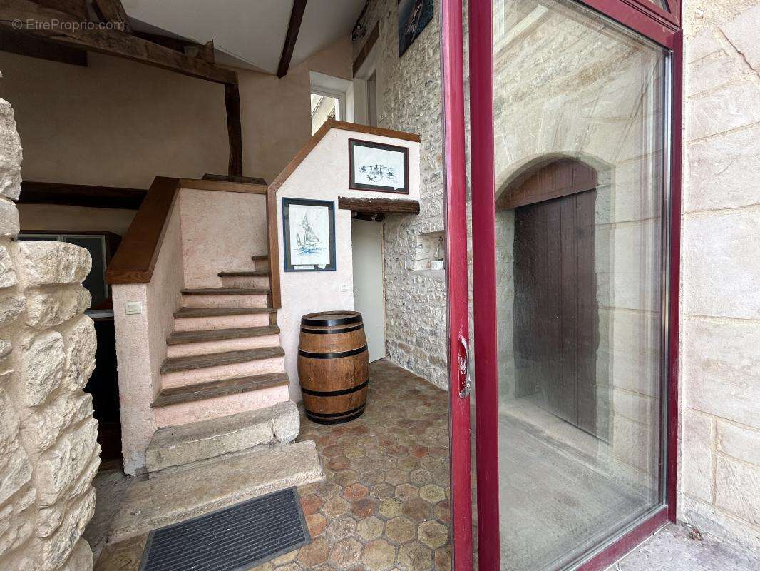 Corps de ferme 7 pièces 182 m² avec dépendances, grange et jardin 855 m² à Gommecourt - photo 6