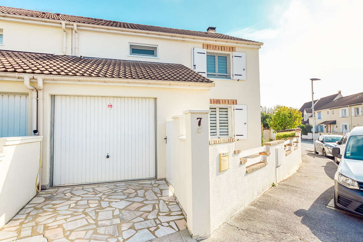 Maison à PONTAULT-COMBAULT