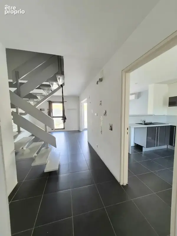Maison t5 libre sur 3 faces avec garage - photo 5