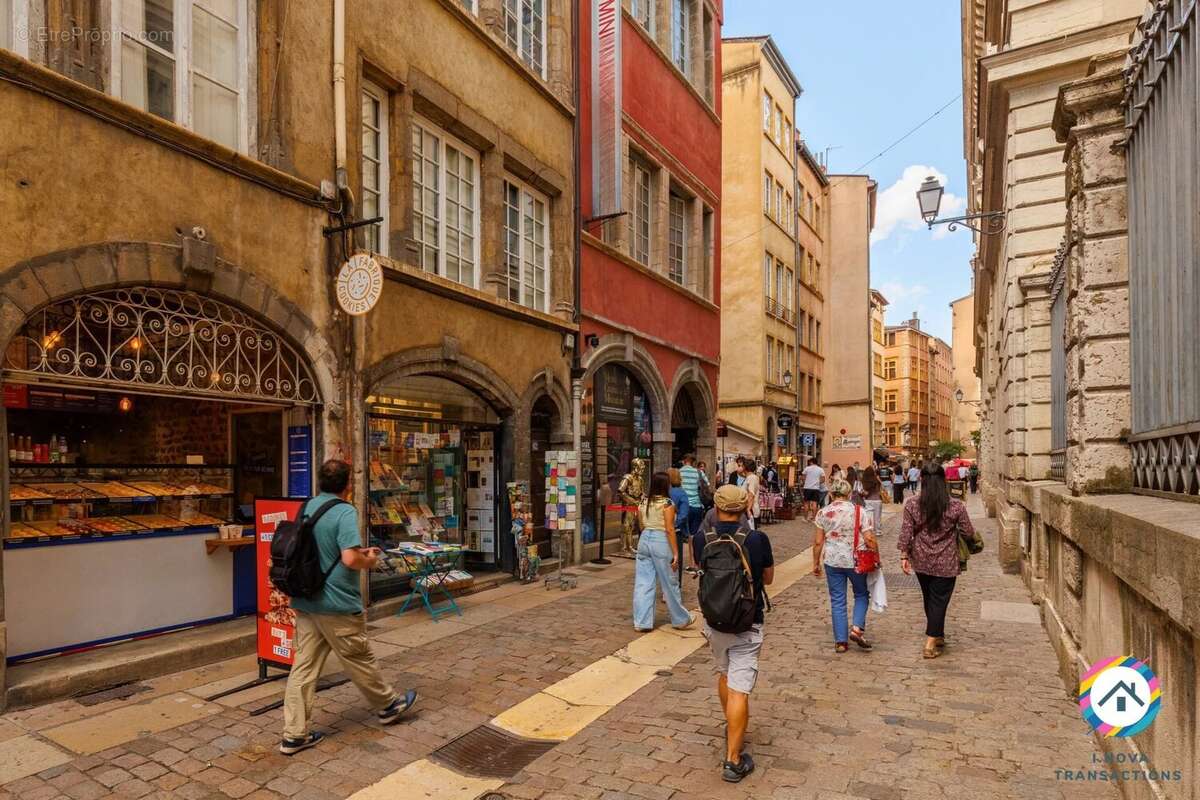 Lyon 5ᵉ – saint-jean  charme canut, volumes et cachet de l'ancien - photo 14
