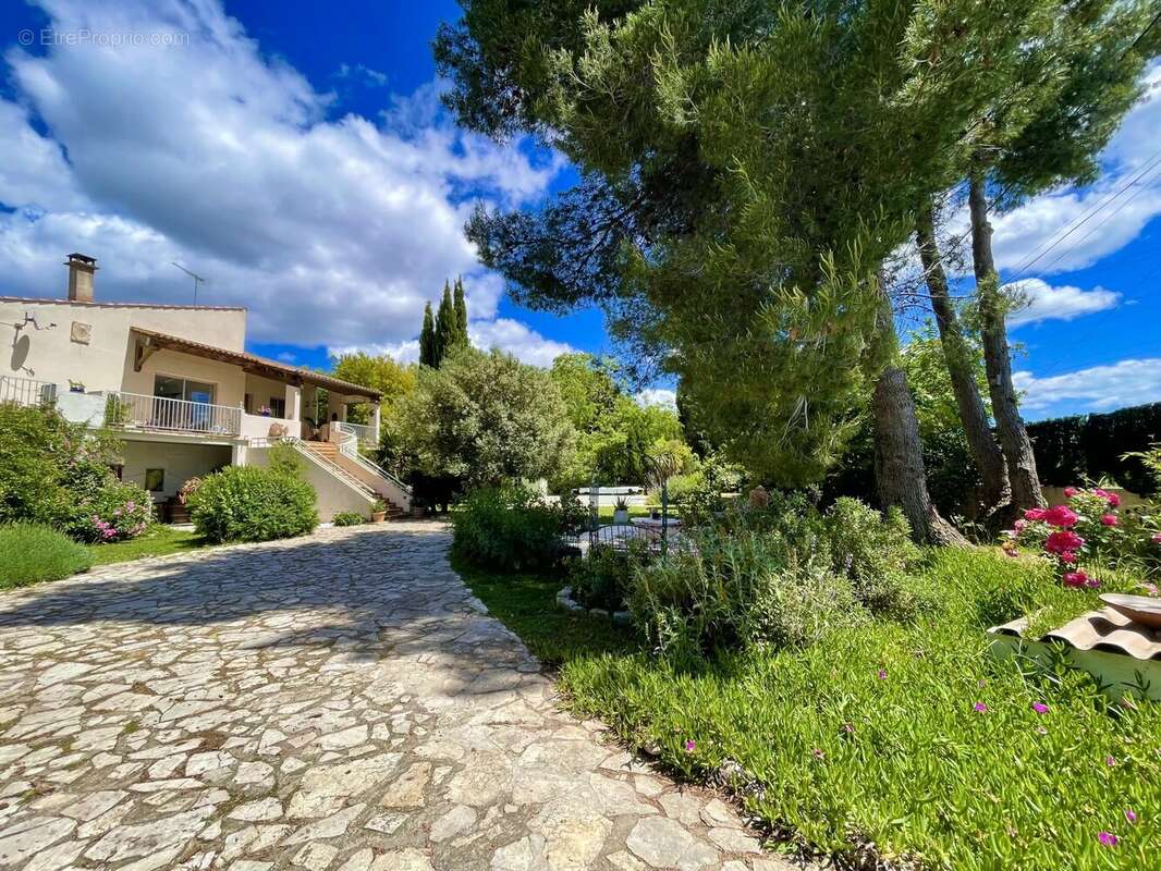 Maison à VILLENEUVE-LES-BEZIERS