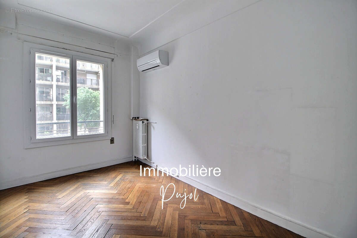 Appartement à MARSEILLE-6E