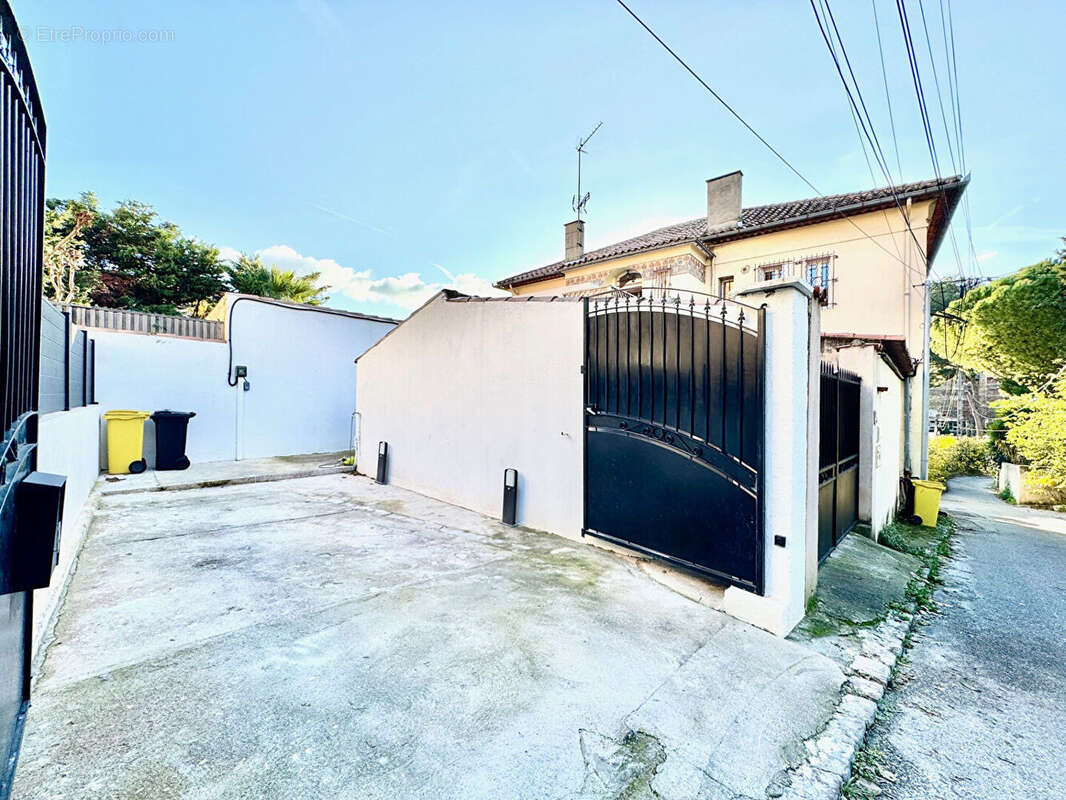 Appartement à MARSEILLE-11E