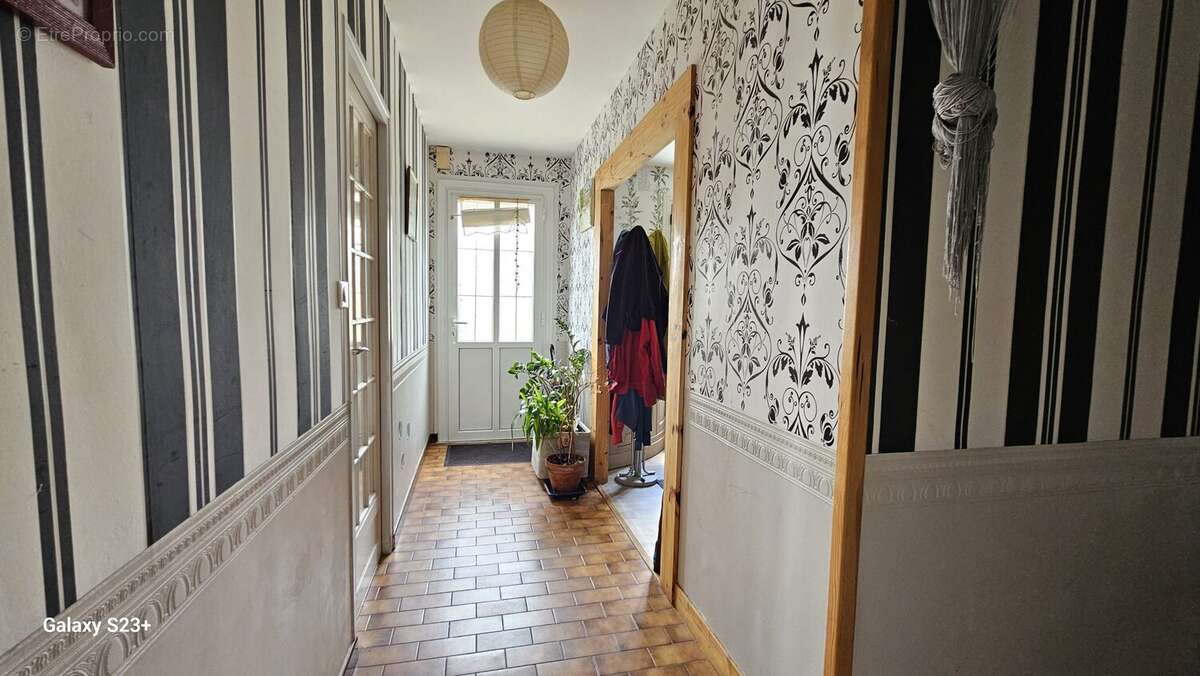 Maison à MAUZE-SUR-LE-MIGNON